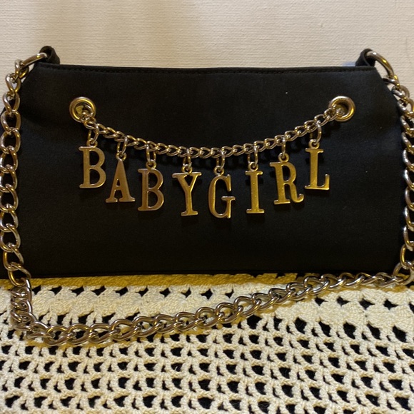 Vintage Y2K Baby Girl charm handbag with silver metal chain - Picture 3 of 11